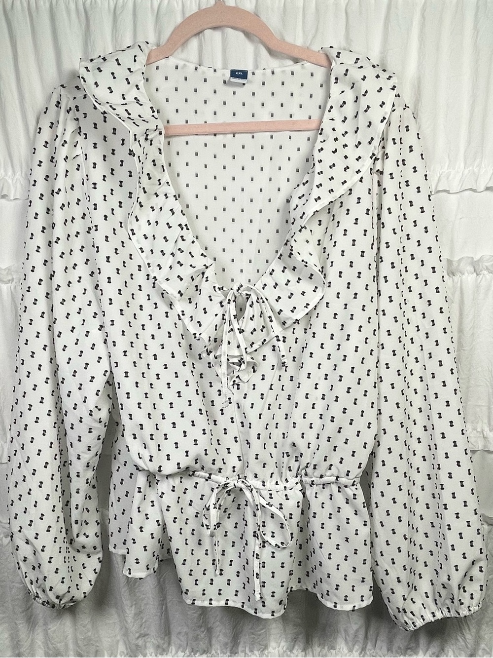 Old Navy Ruffle Blouse 2XL Plus White Waist-Defined Clip-Dot Shirt V-Neck Top